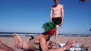 Puttana punk scopata sulla spiaggia - Brandy Moloka