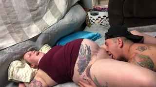 Sexy zwanger - Kate Gordon Flash Test een cockring-tandem