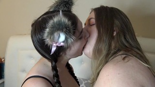 Passionate Pussy Eating Feet Admire