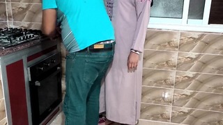 معلم مغربي كيصوب السيدة الفران او حواها من لور عجبها الحال بزاف 💦 سكس مغربي جديد 🔥