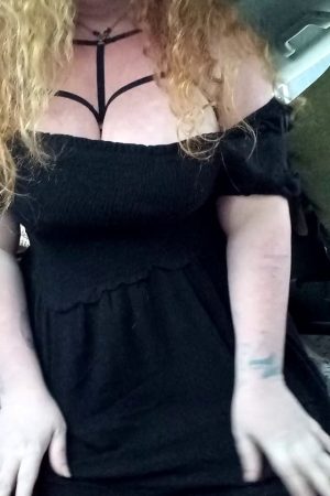 Busted, eh? Looking at this busty BBW sitting pretty in the backseat. Wager you’re dreaming of a joyride with these jugs, aren’t ya? 😏