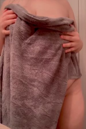 Found me revealing off these fabulous juggs, huh? 😉 More BBW pleasure and titillating tit-flashing awaits you, swipe left for more