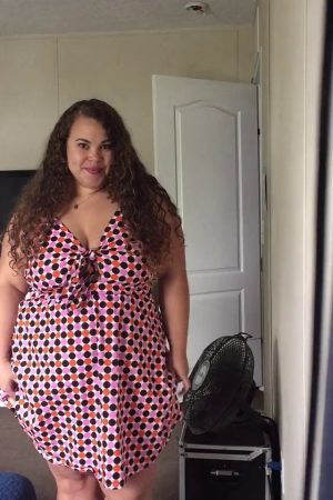 Found me revealing these voluptuous curves in front of the mirror, did ya? BBW lovers, rejoice for this chunky chick! 💋