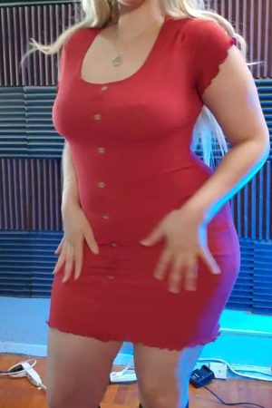 Look at out Athena the Mask-can’t hide this BigAss, even in a studio! Bet you’d love to vibe with this BBW queen, huh? 😉