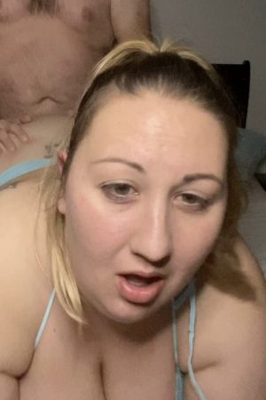 Oops, ya spotted me and my BBW friend here! She’s plowing my ass, amateurs in action. Tune in for ass-slamming shenanigans