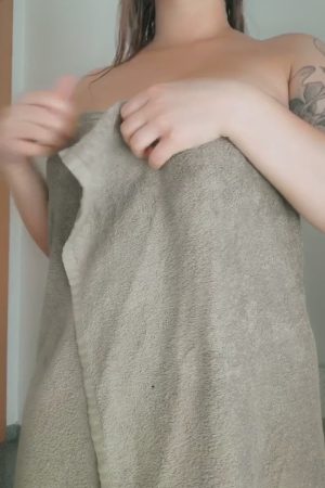 Spotted me bare and inked in front of the mirror, didn’t ya? 😏 BBW fans, this voluptuous artistry’s all for you