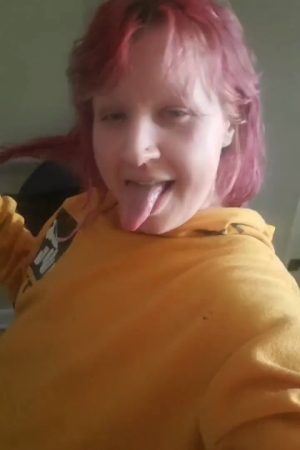 Wager you crave this pink-haired pussy licking your cock, don’t you